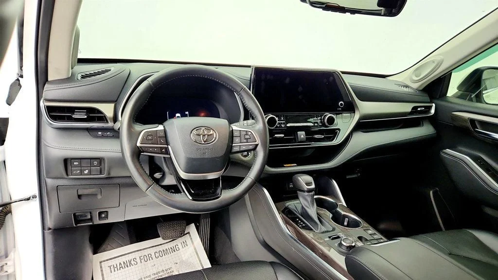 Used 2023 Wind Chill Pearl Toyota Limited-L4T AWD image 13