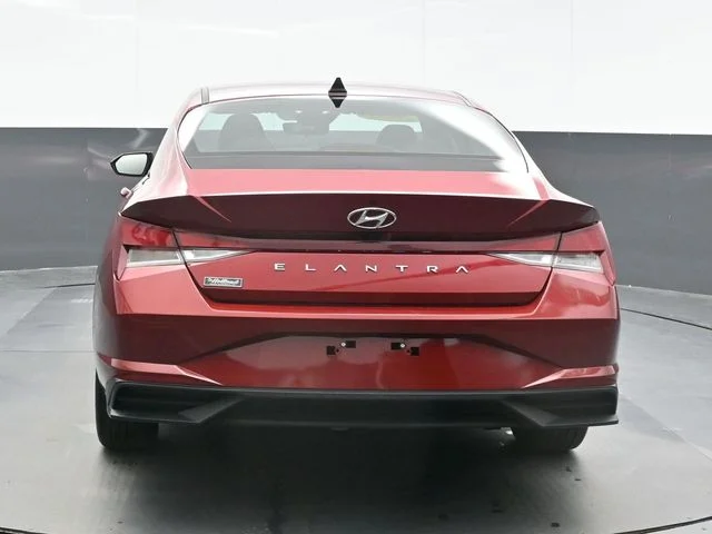 Used 2023 Red Hyundai SEL image 2