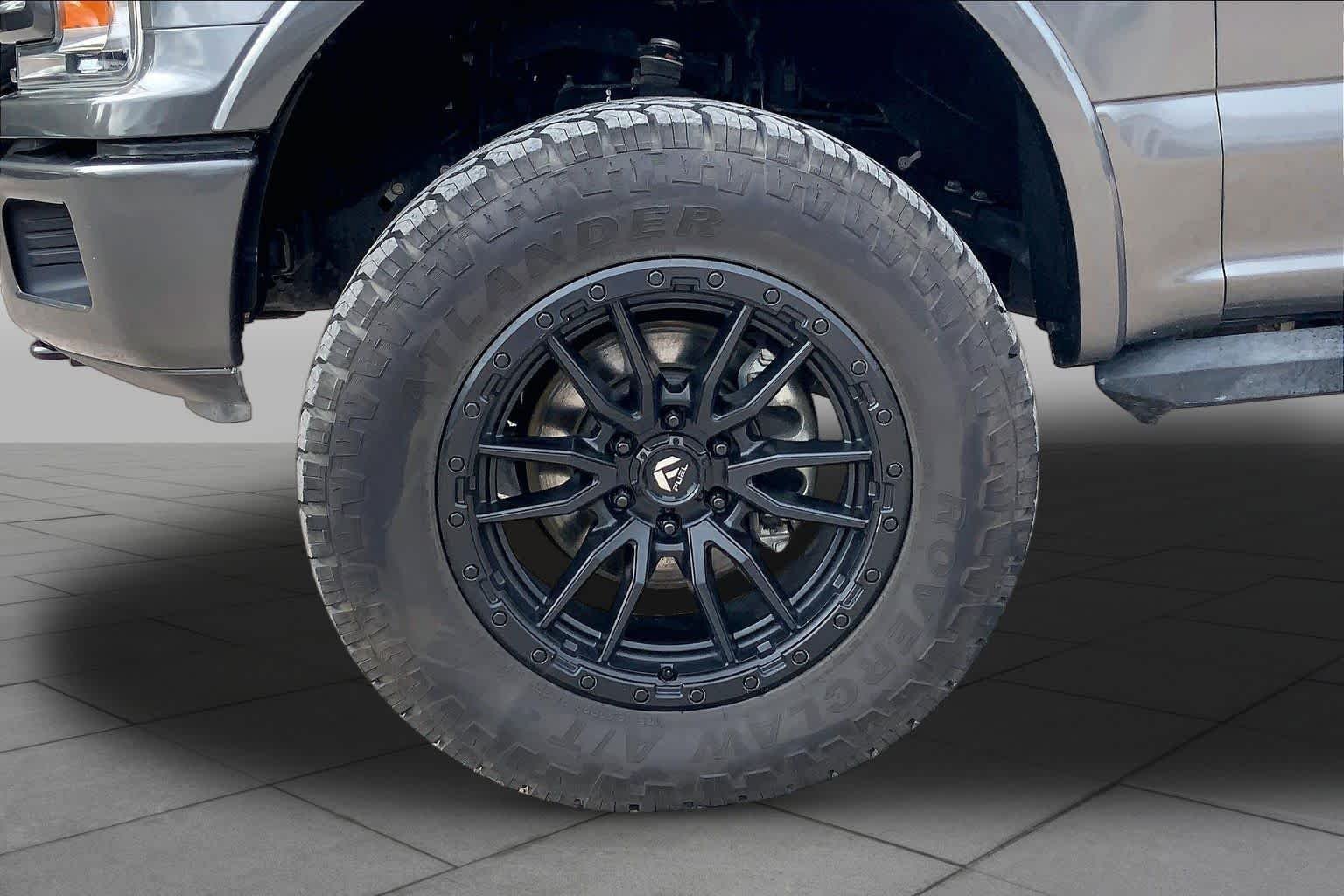 Used 2020 Magnetic Metallic Ford XLT image 10