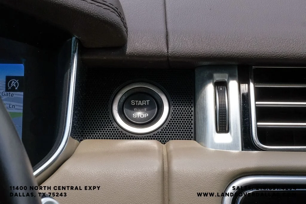Used 2019 Fuji White Land Rover 5.0L V8 Supercharged image 24