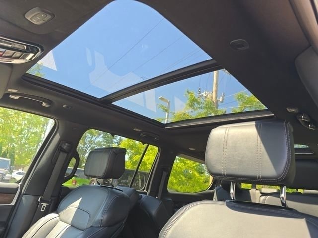 Used 2025 Diamond Black Crystal Pearlcoat Jeep Base image 6