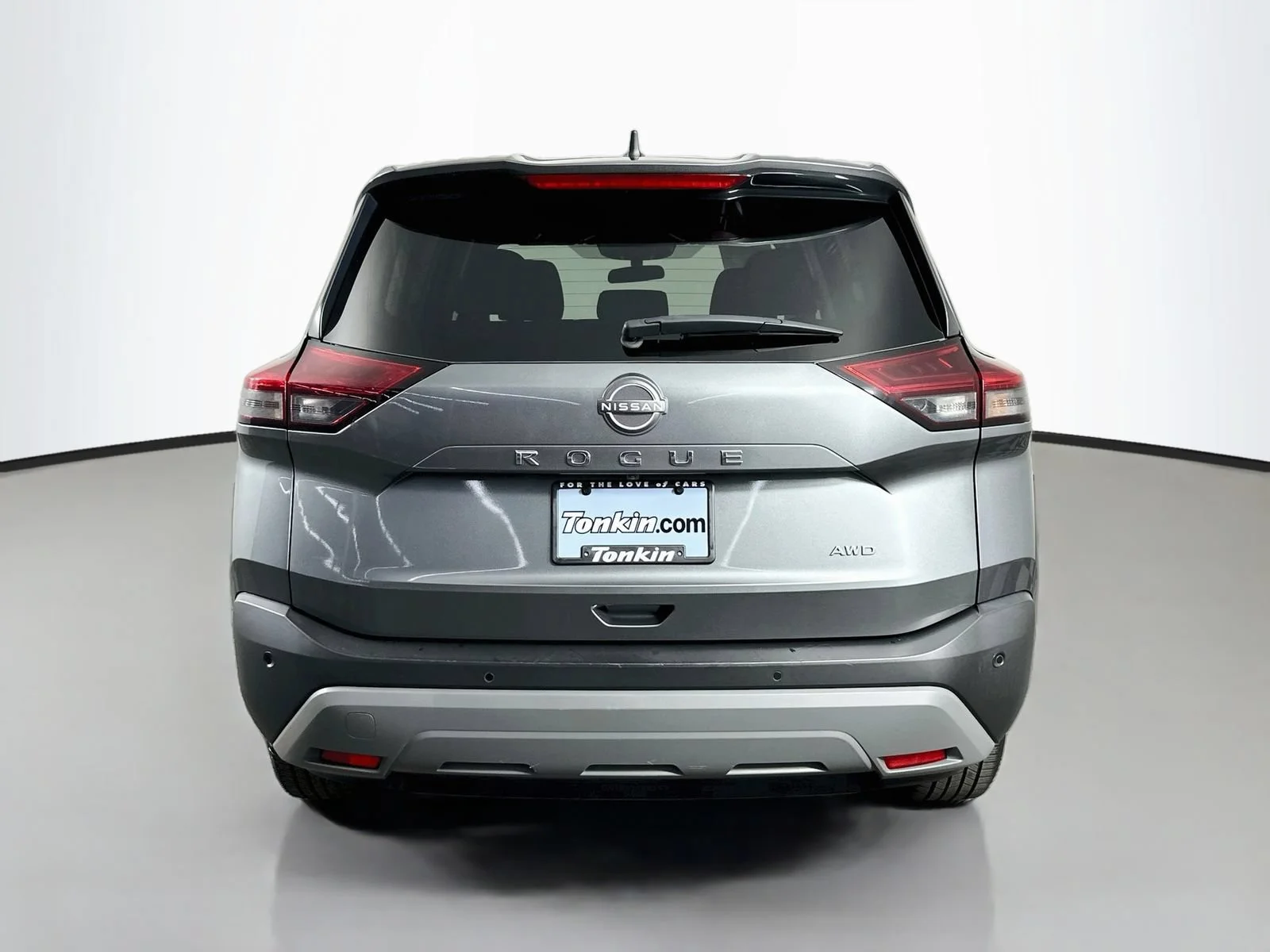 Used 2023 Gray Nissan S image 7