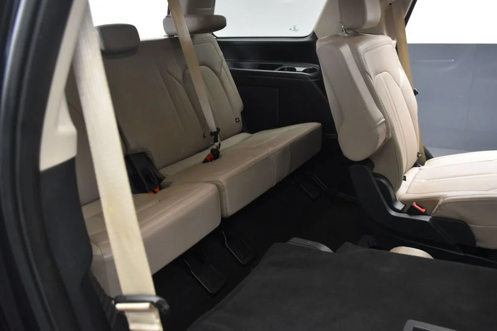 Used 2024 Black Metallic Ford Limited image 24