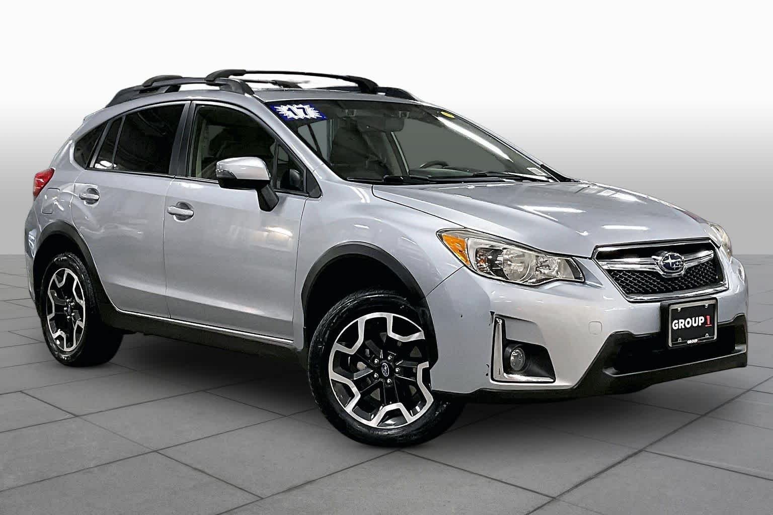 Used 2017 Ice Silver Metallic Subaru Limited image 3