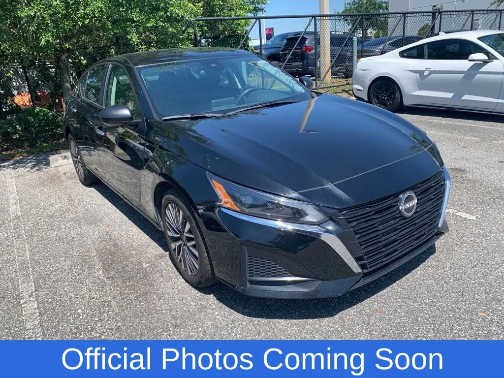 2024 Nissan Altima's photo