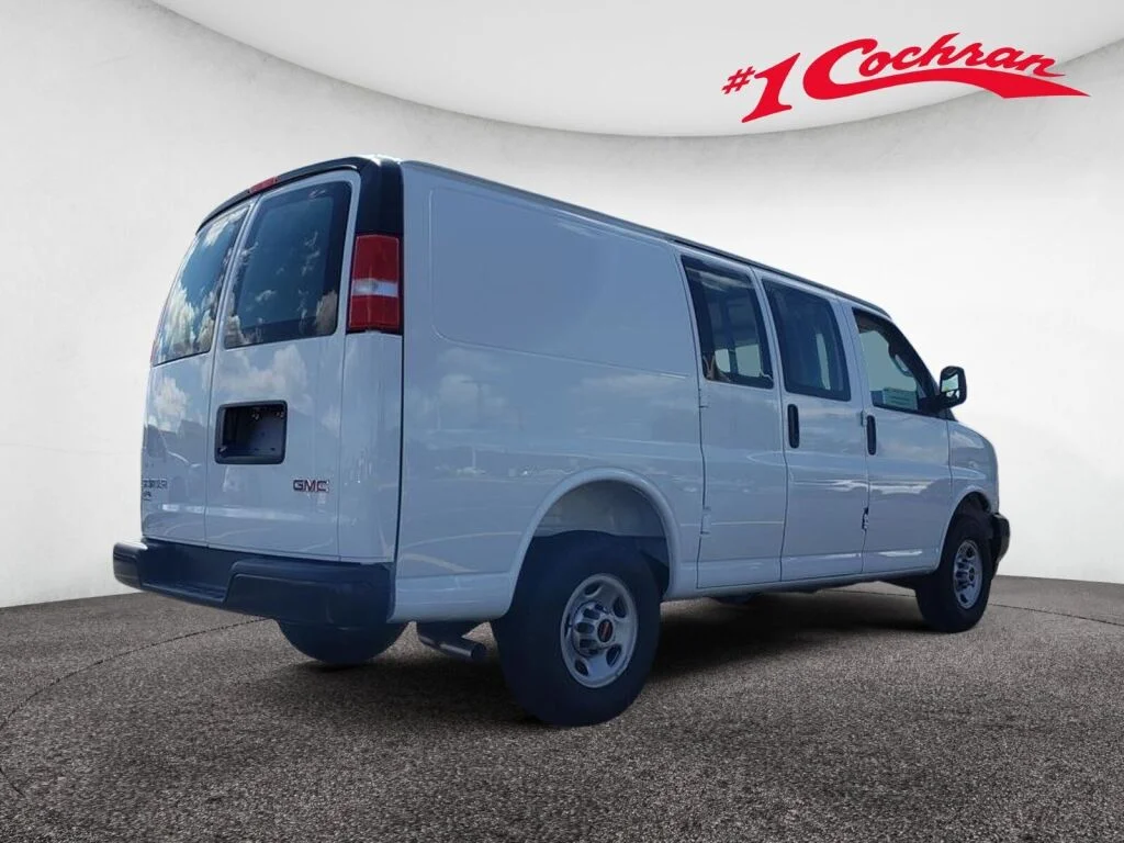 New 2026 Summit White GMC  image 8