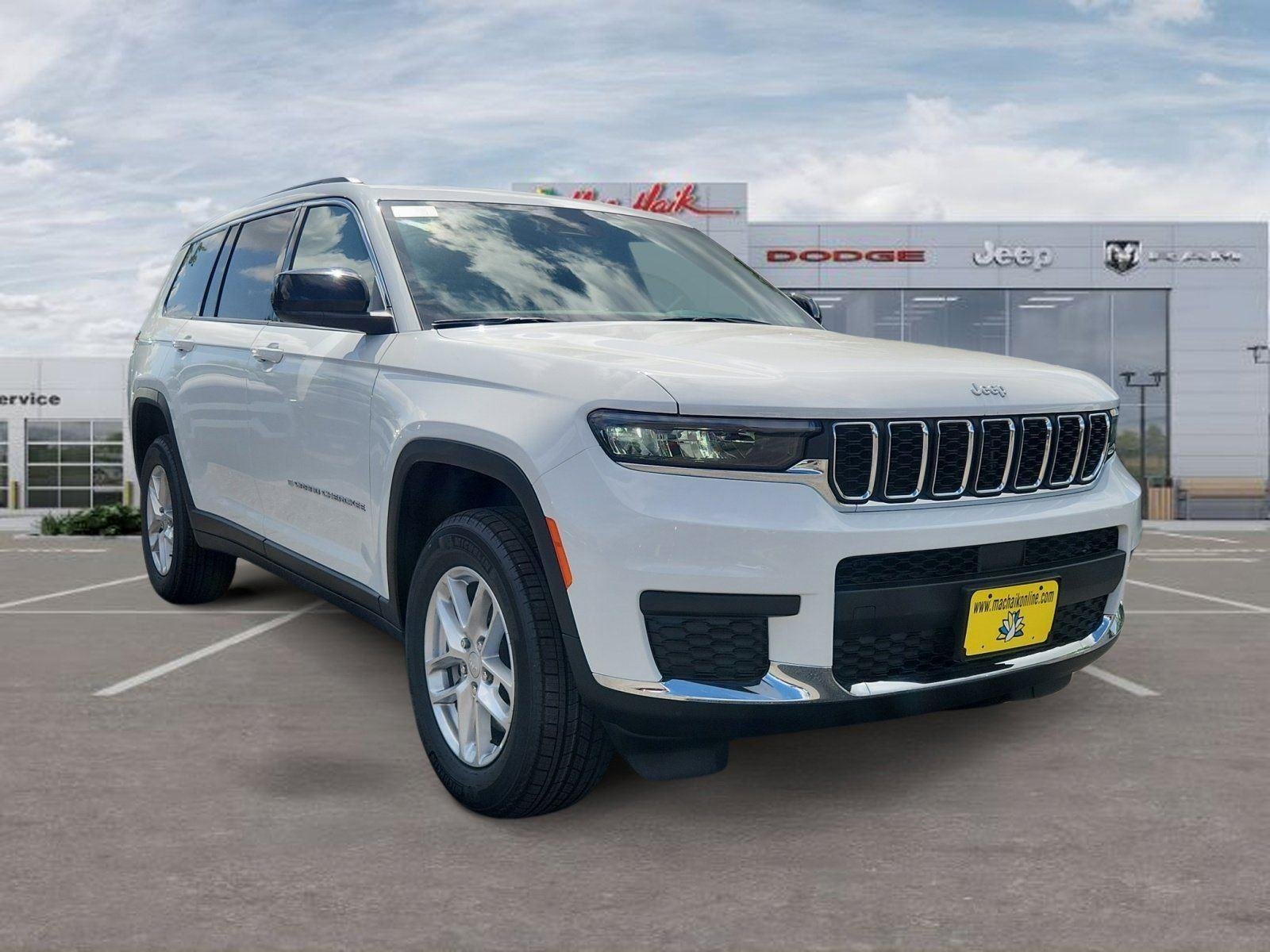 New 2026 Bright White Clear-Coat Exterior Paint Jeep Laredo image 7