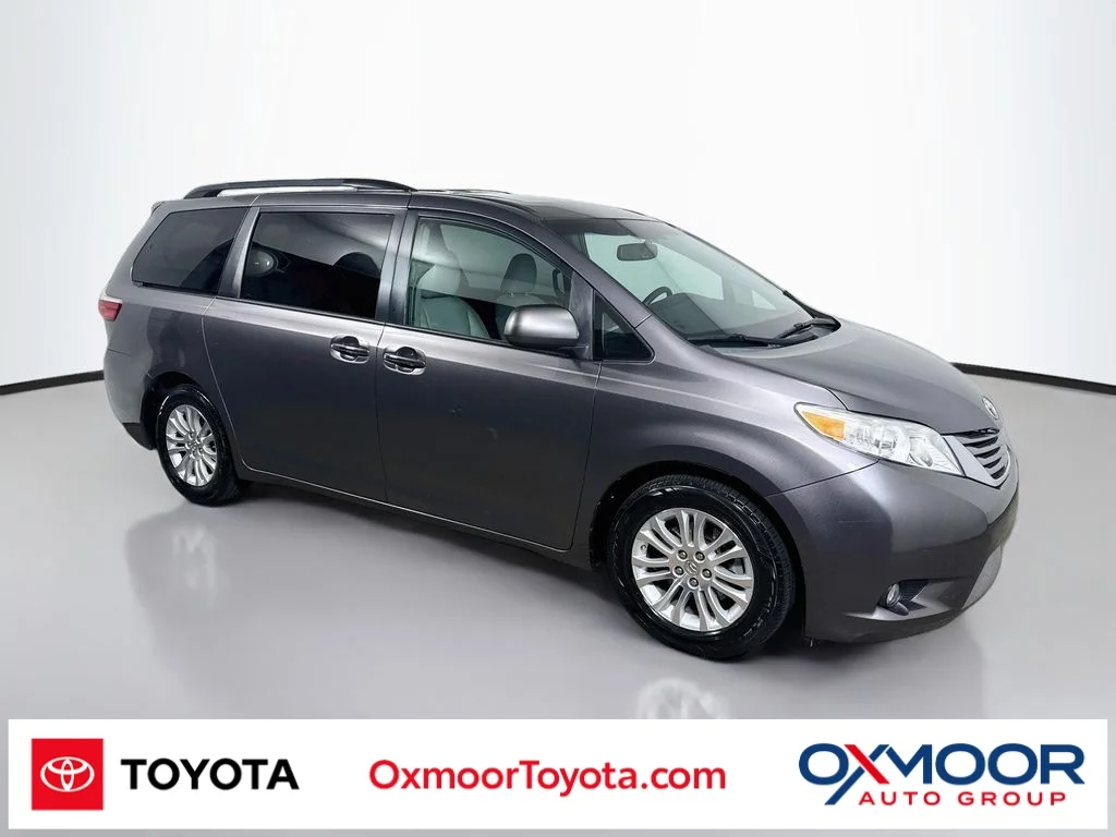 Used 2015 Predawn Gray Mica Toyota XLE Premium image 1