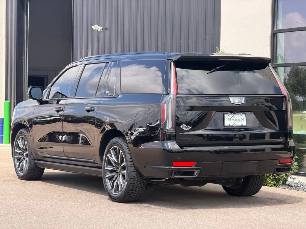 Used 2021 Black Cadillac Sport Platinum image 3