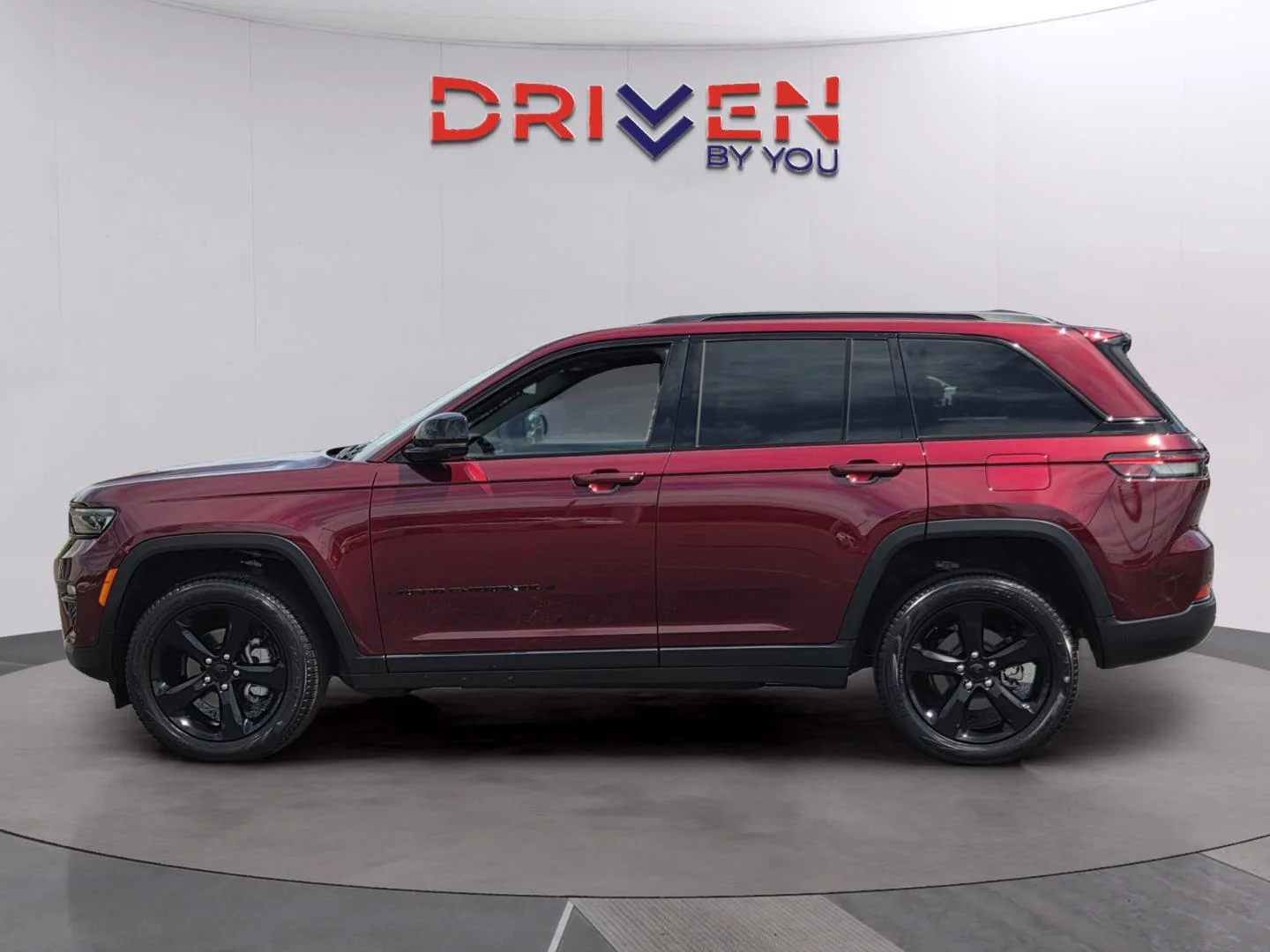Used 2025 Velvet Red Pearlcoat Jeep Limited image 2
