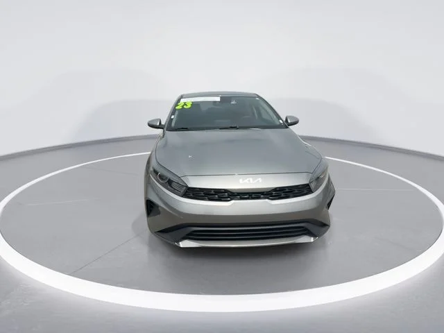 Used 2023 Gray Kia LXS image 3