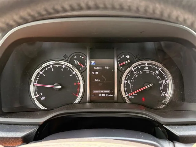 Used 2021 Blue Toyota Venture image 22