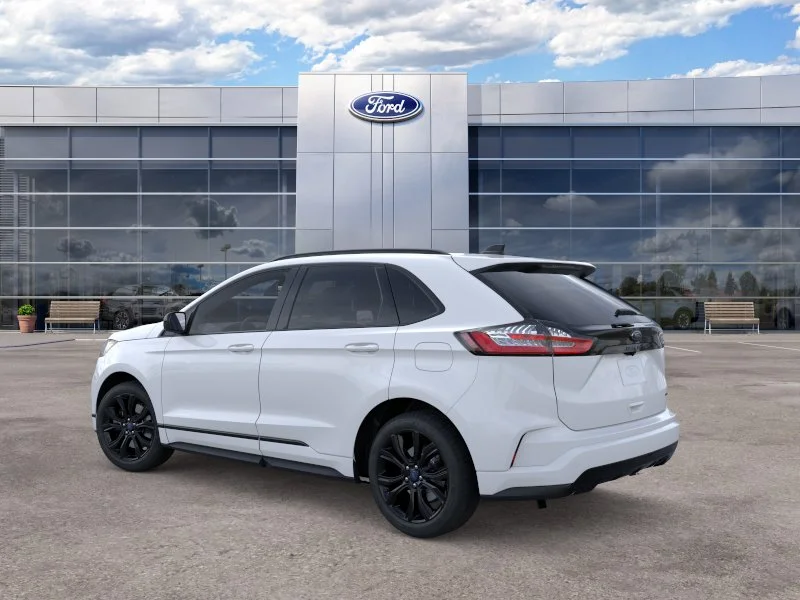 New 2023 Oxford White Ford SE image 4