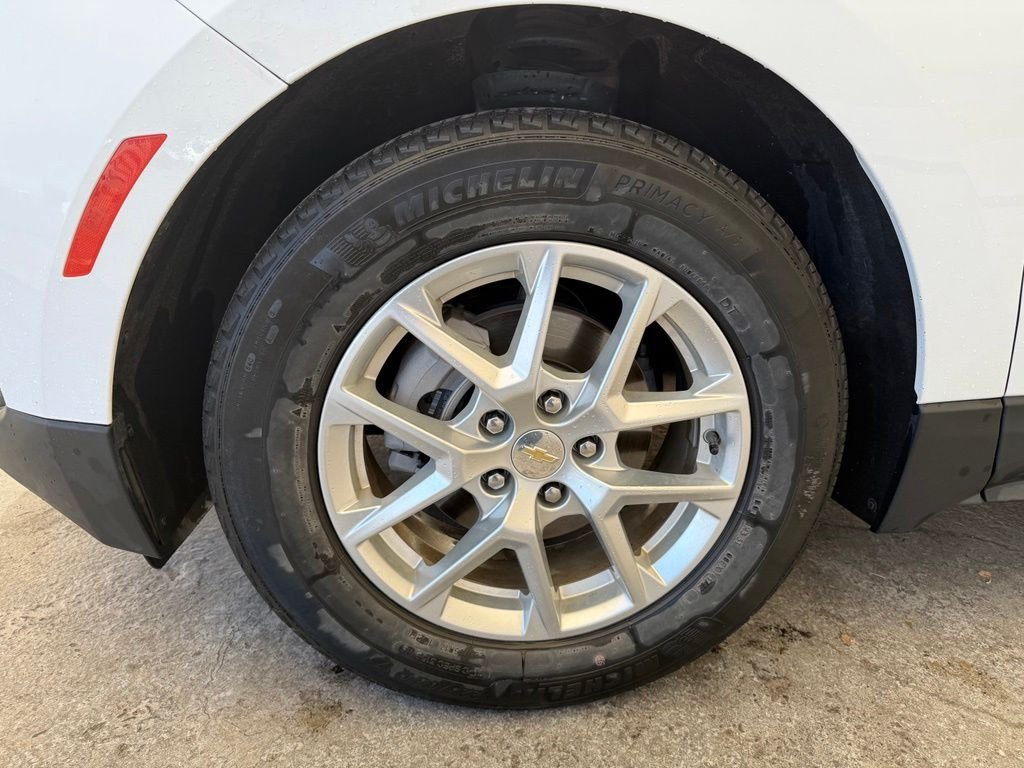 Used 2022 Summit White Chevrolet LS image 4