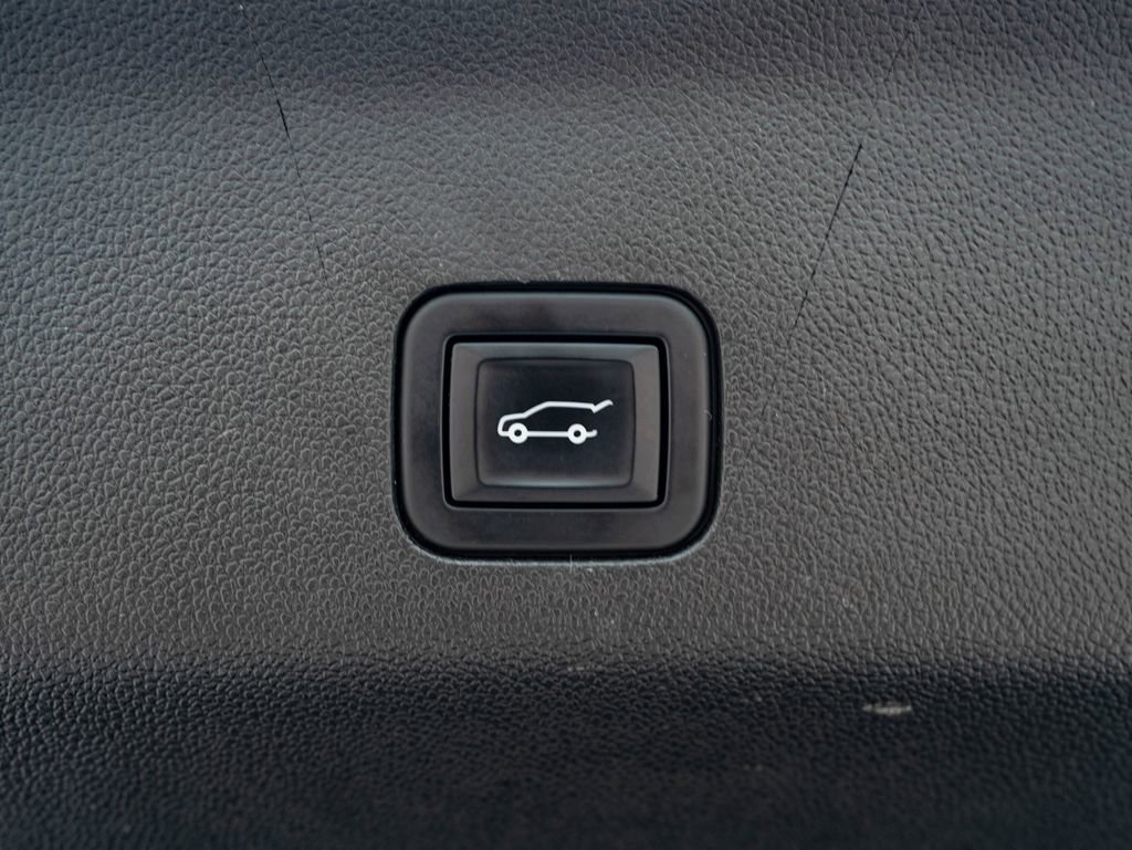 Used 2021 Summit White Chevrolet High Country image 22