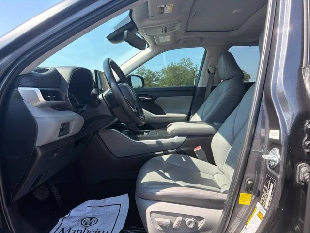 Used 2024 Gray Toyota XLE image 9