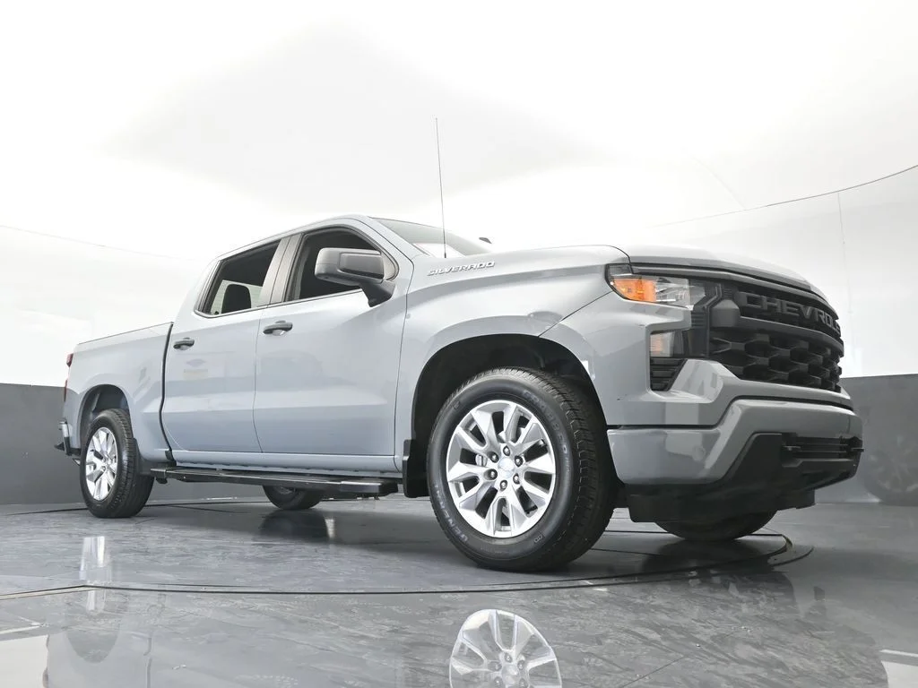 Used 2024 Slate Gray Metallic Chevrolet Custom image 65
