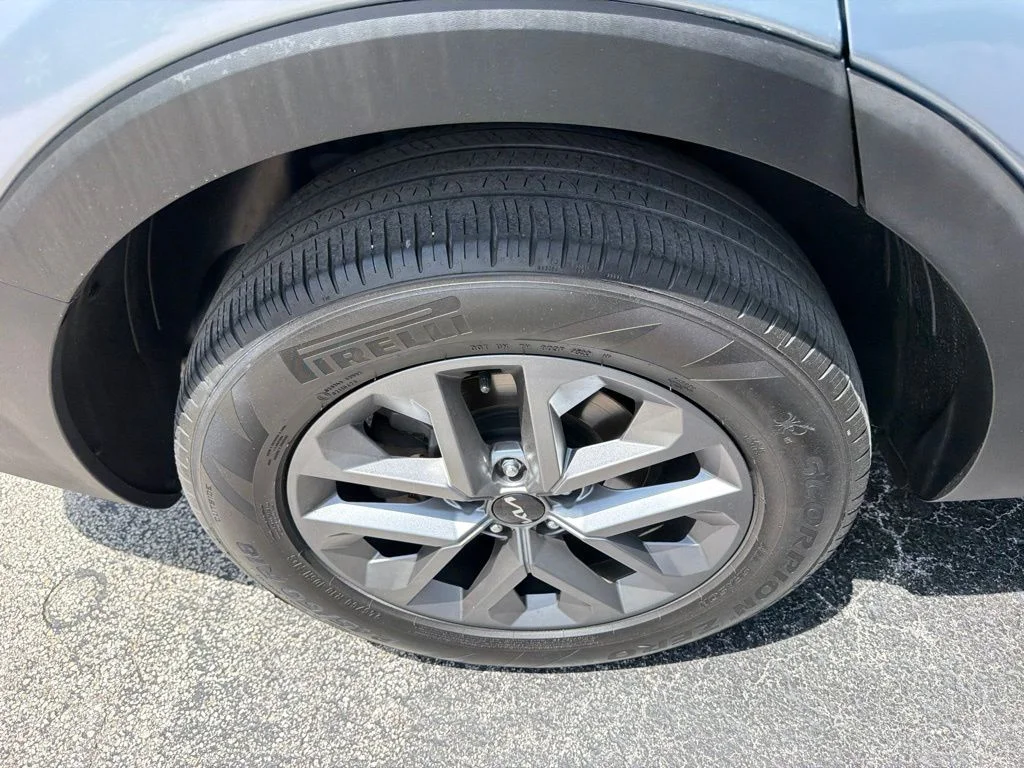 Used 2024 Everlasting Silver Kia LX image 13