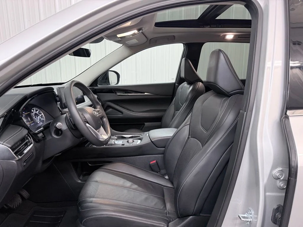 Used 2023 Silver INFINITI PURE image 10