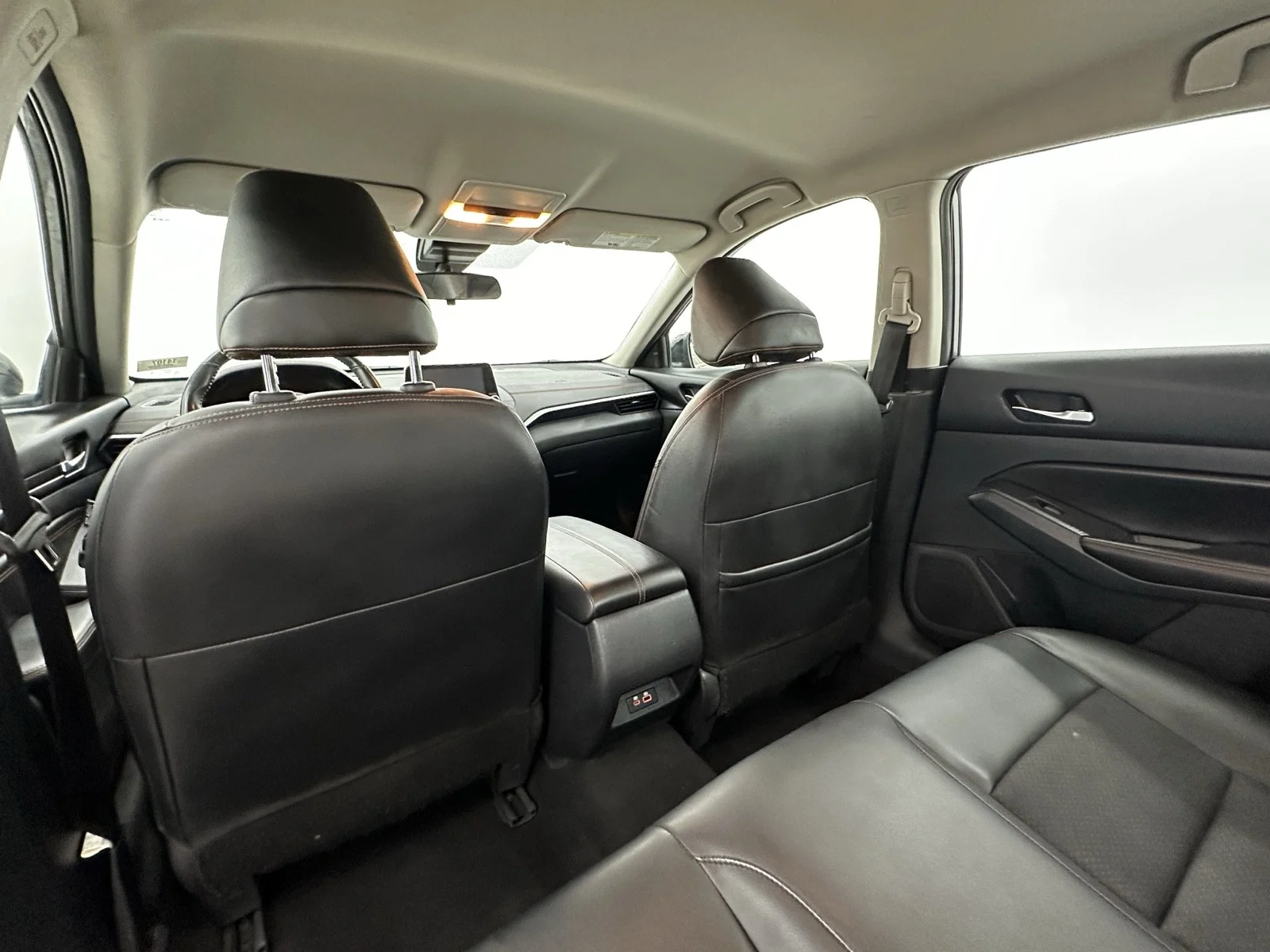 Used 2022 Gun Metallic Nissan 2.5 SR image 31