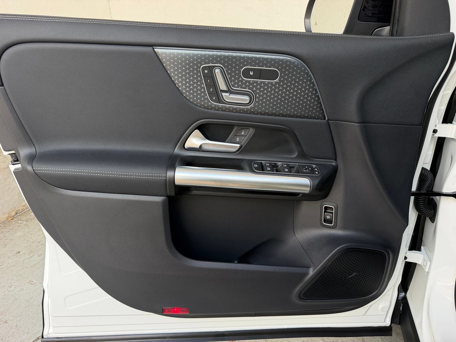 New 2026 Polar White Mercedes-Benz GLA 250 image 38