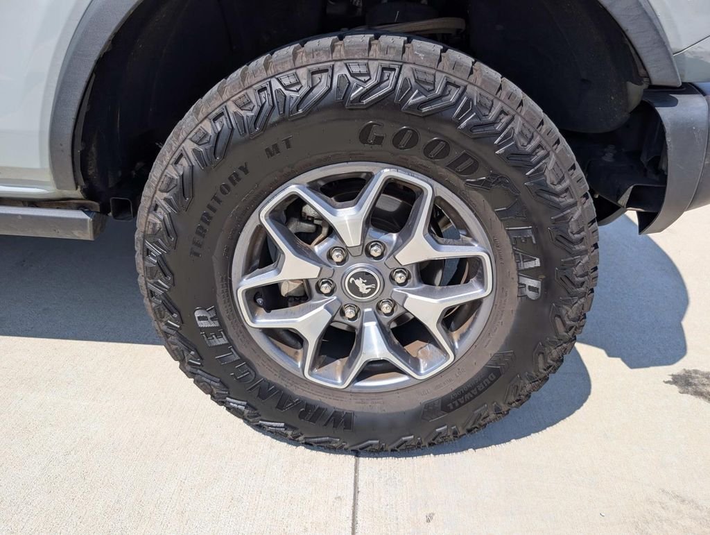 Used 2022 Green Ford Badlands image 3