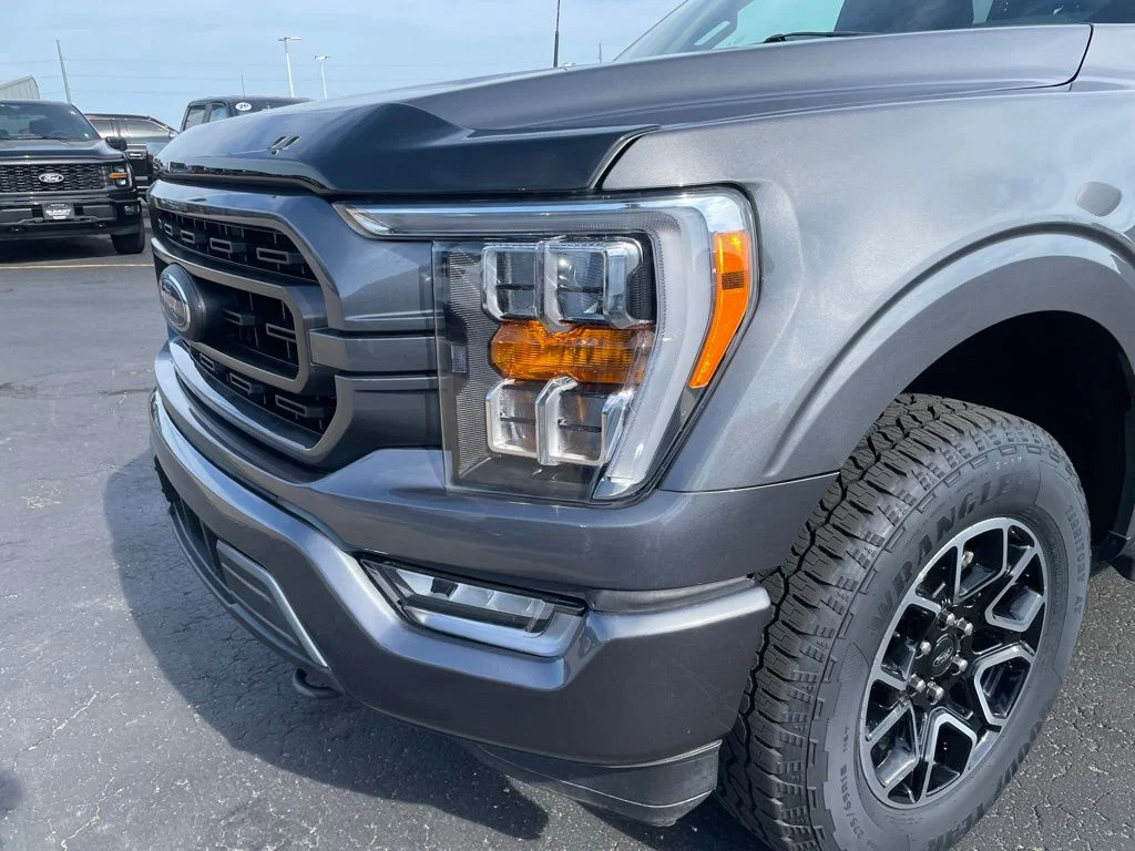 Used 2023 Gray Ford XLT image 29