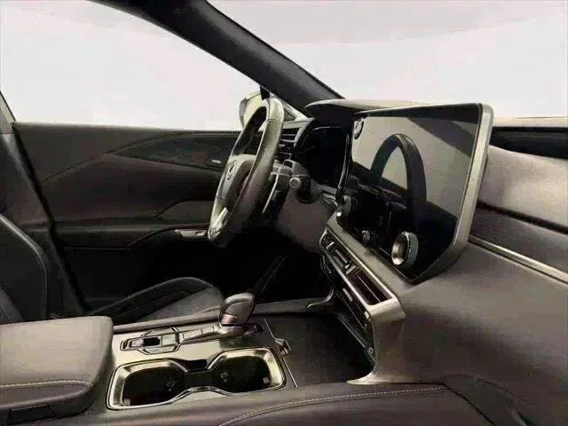 2023 Lexus RX Hybrid 500h - Photo 22
