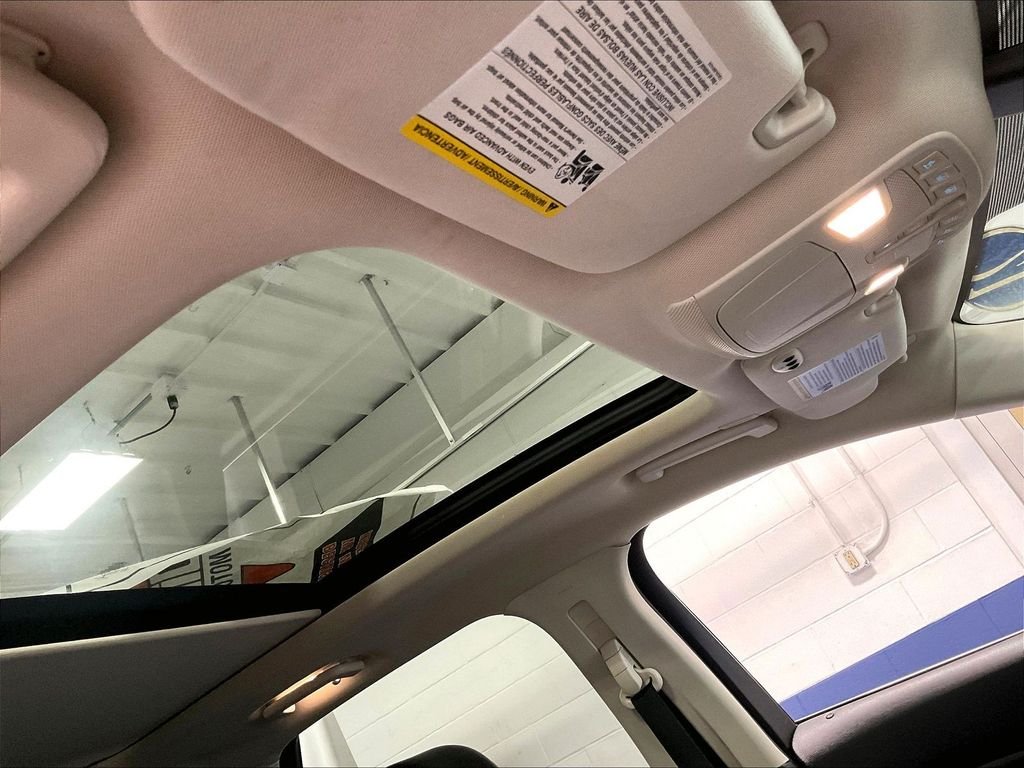Used 2021 Silver Ford Titanium image 22