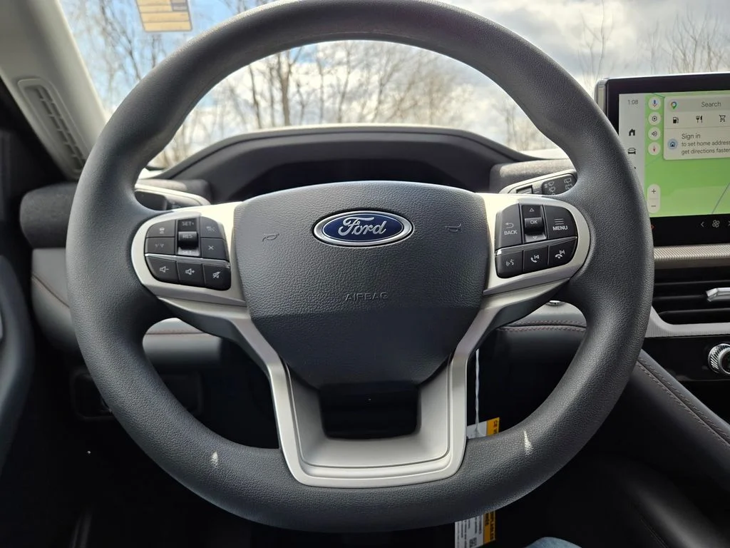 Used 2026 Space White Metallic Ford Active image 16