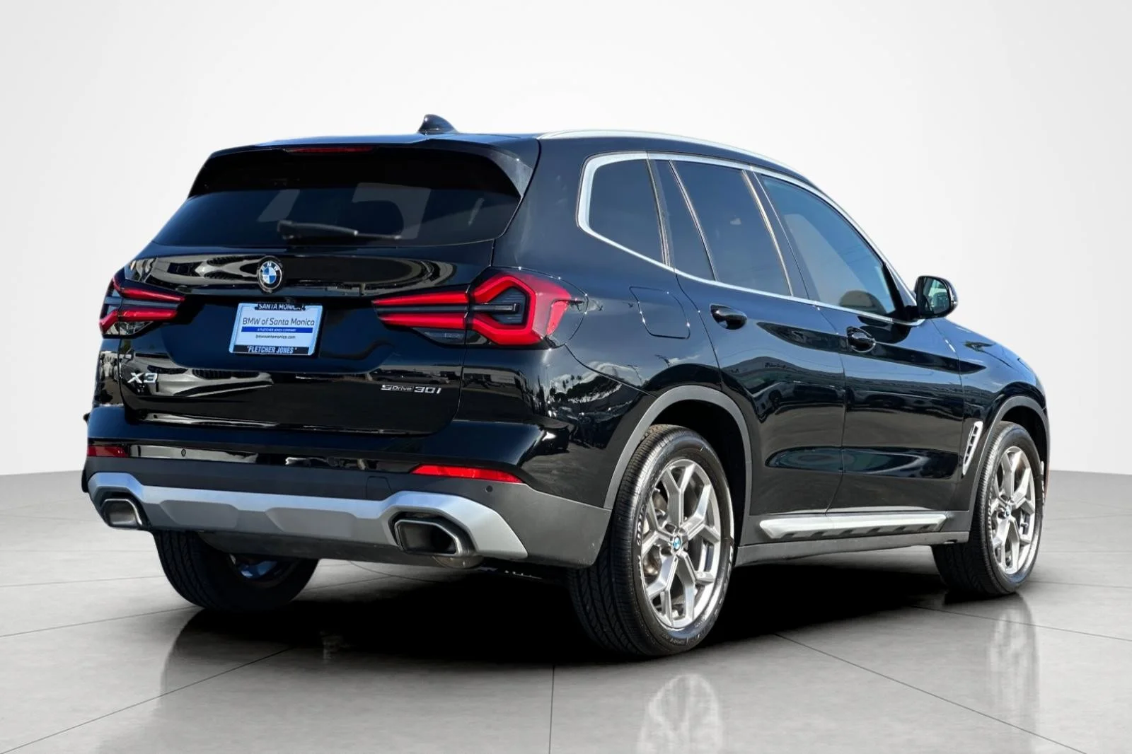 Used 2023 Jet Black BMW sDrive30i image 5