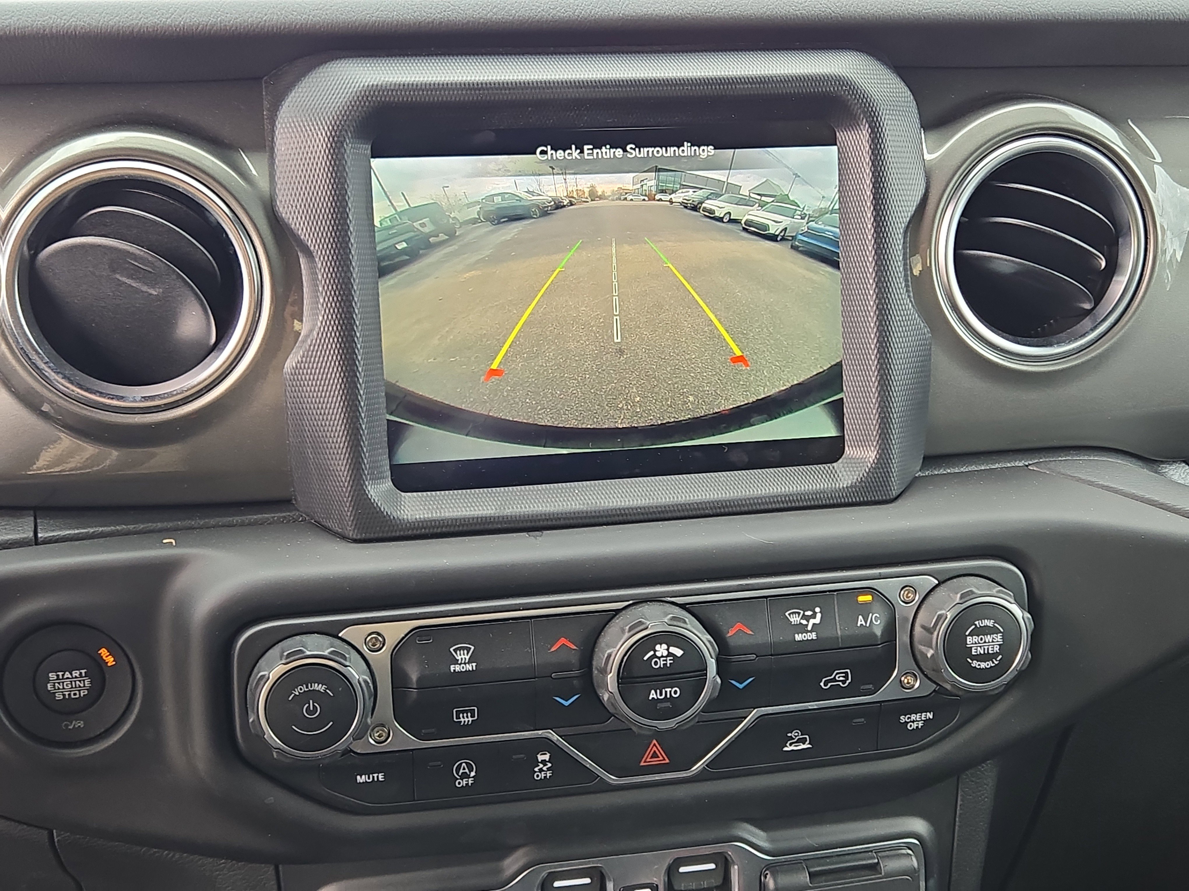 2023 Jeep Wrangler 4-Door Sahara - Photo 28