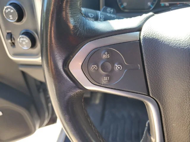 Used 2018 SILVER ICE METALLIC Chevrolet LT image 17