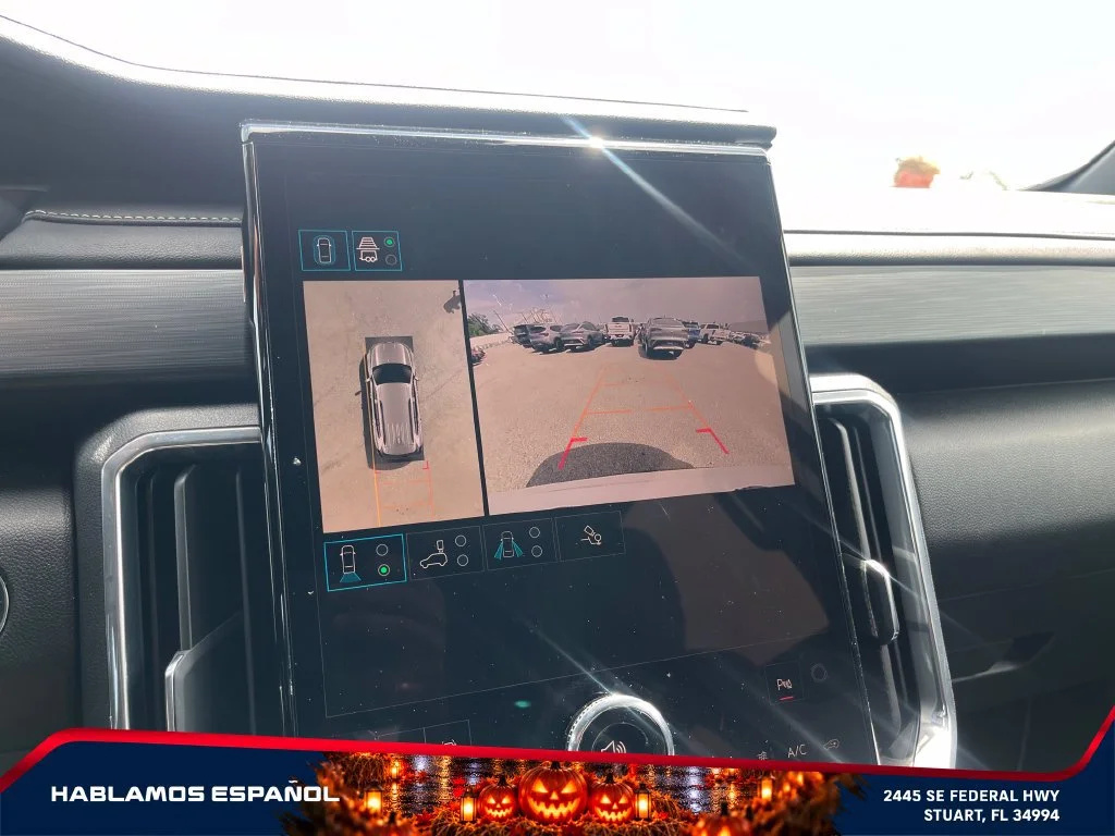 New 2026 Summit White GMC Elevation image 32