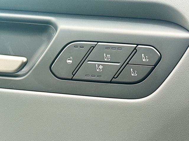 New 2026 Ivory Silver Kia Wind AWD image 21