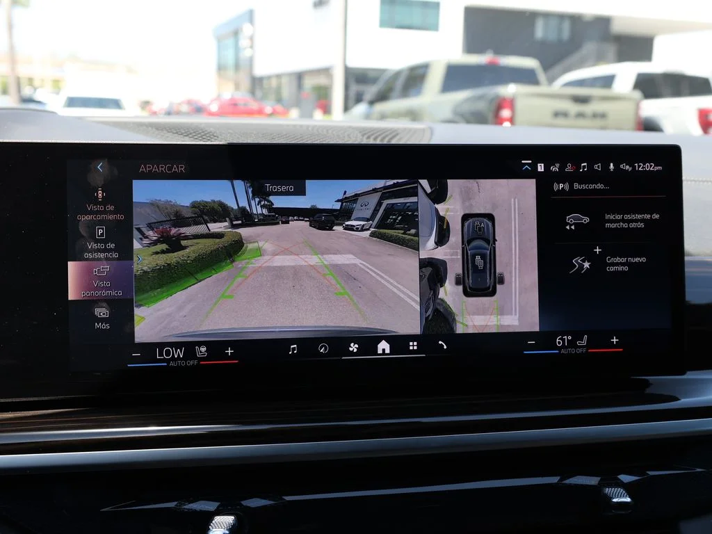 Used 2025 Gray BMW xDrive40i image 35