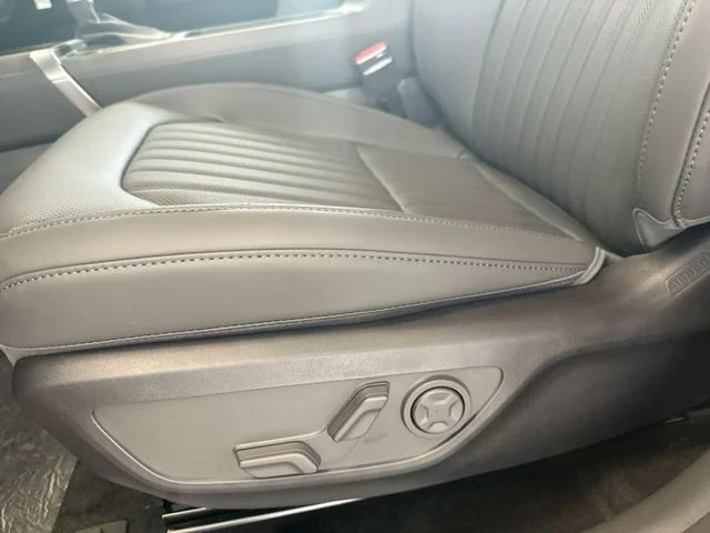 New 2027 Terrain Brown Kia X-Line S image 16