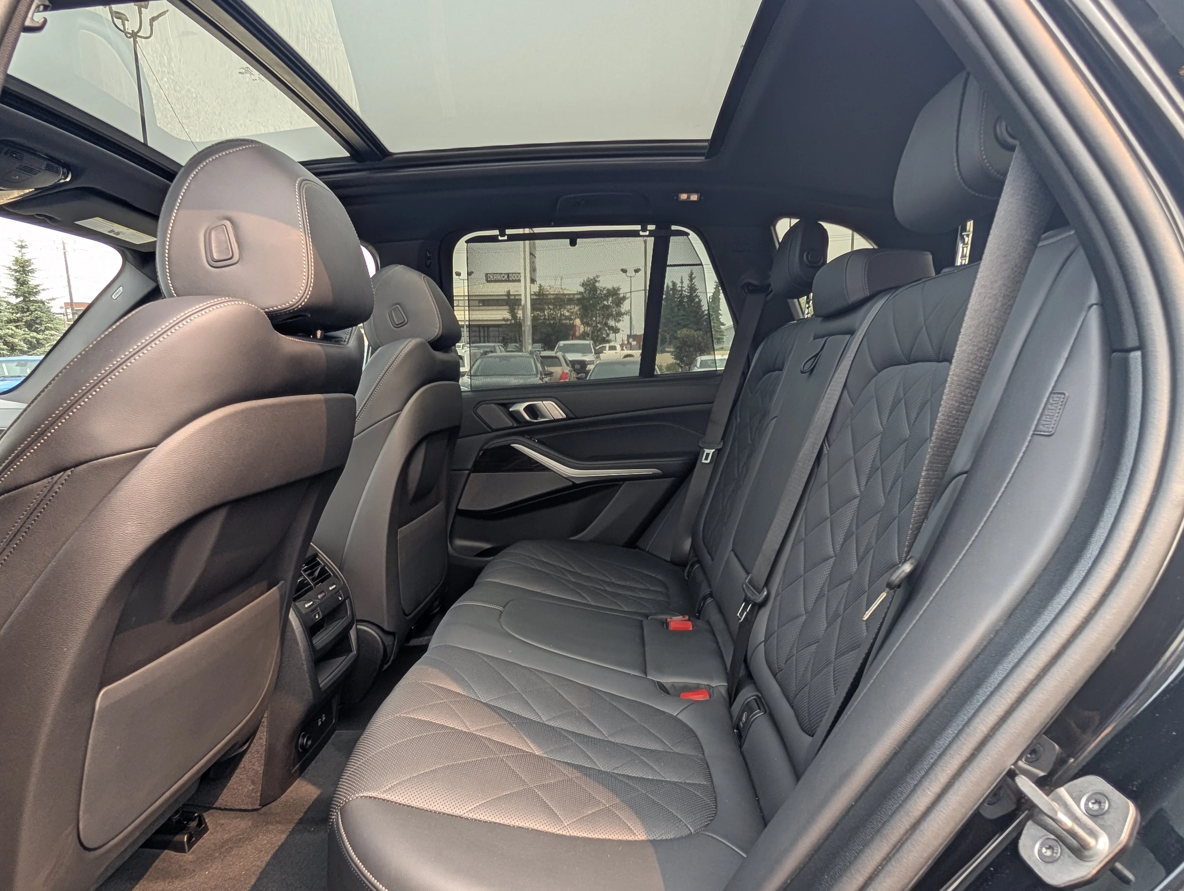 Used 2024 Black Sapphire Metallic BMW xDrive40i image 21