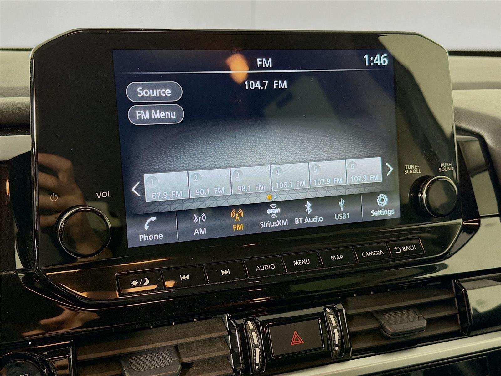 Used 2025  Nissan SL image 14