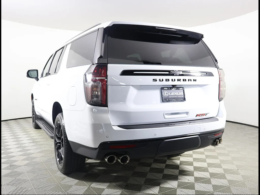 Used 2023 Summit White Chevrolet RST image 4