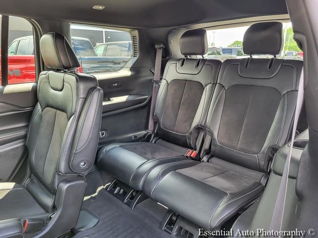 Used 2023 White/off-white Jeep Altitude image 12