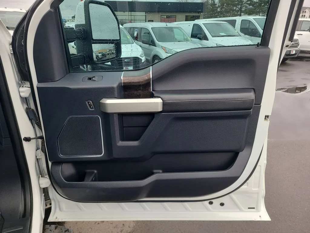 Used 2022 White Ford Lariat image 41