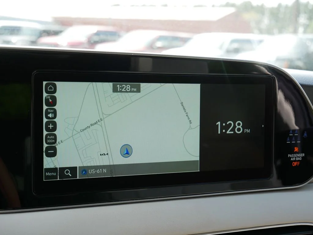 Certified Used 2022 White Hyundai Limited image 21