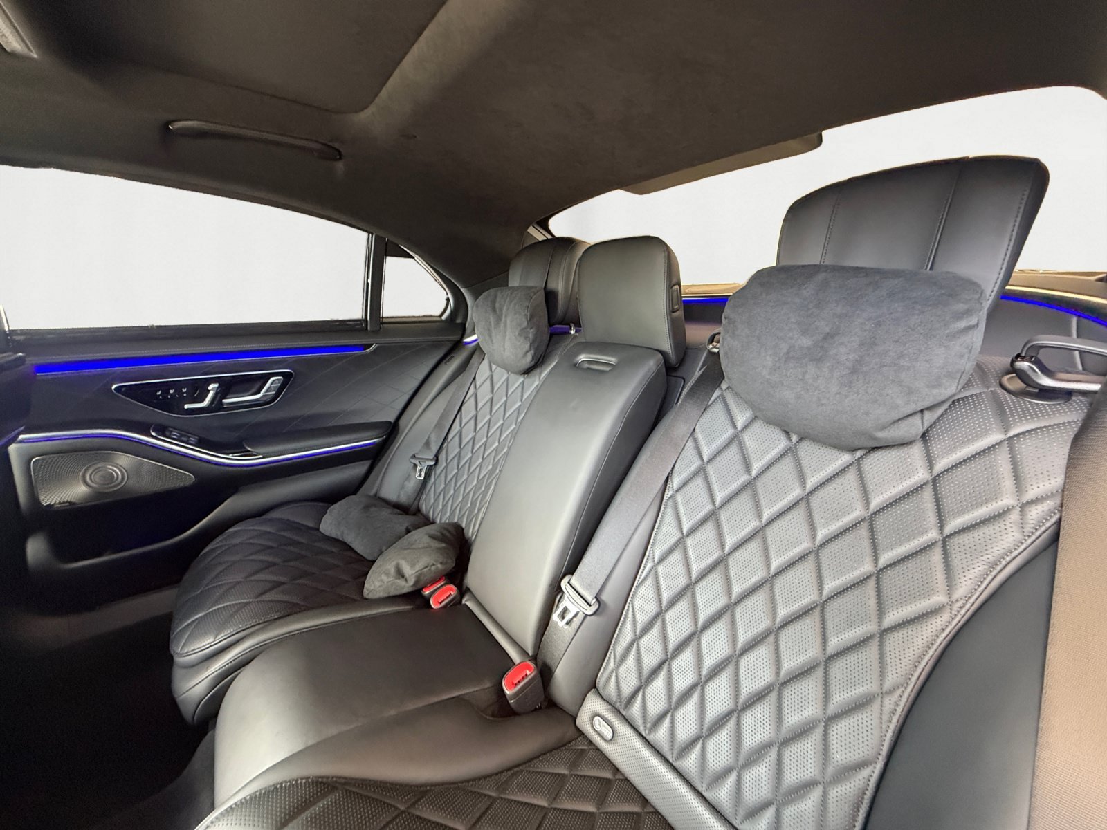 Certified Used 2023 MANUFAKTUR Cashmere White Magno Mercedes-Benz S 580 image 13