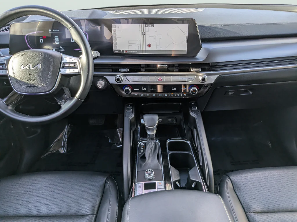 Used 2025 Black Kia S image 14