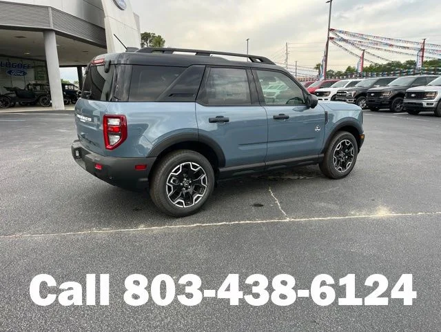 New 2026 Azure Gray Metallic Tri-Coat Ford Outer Banks® image 3
