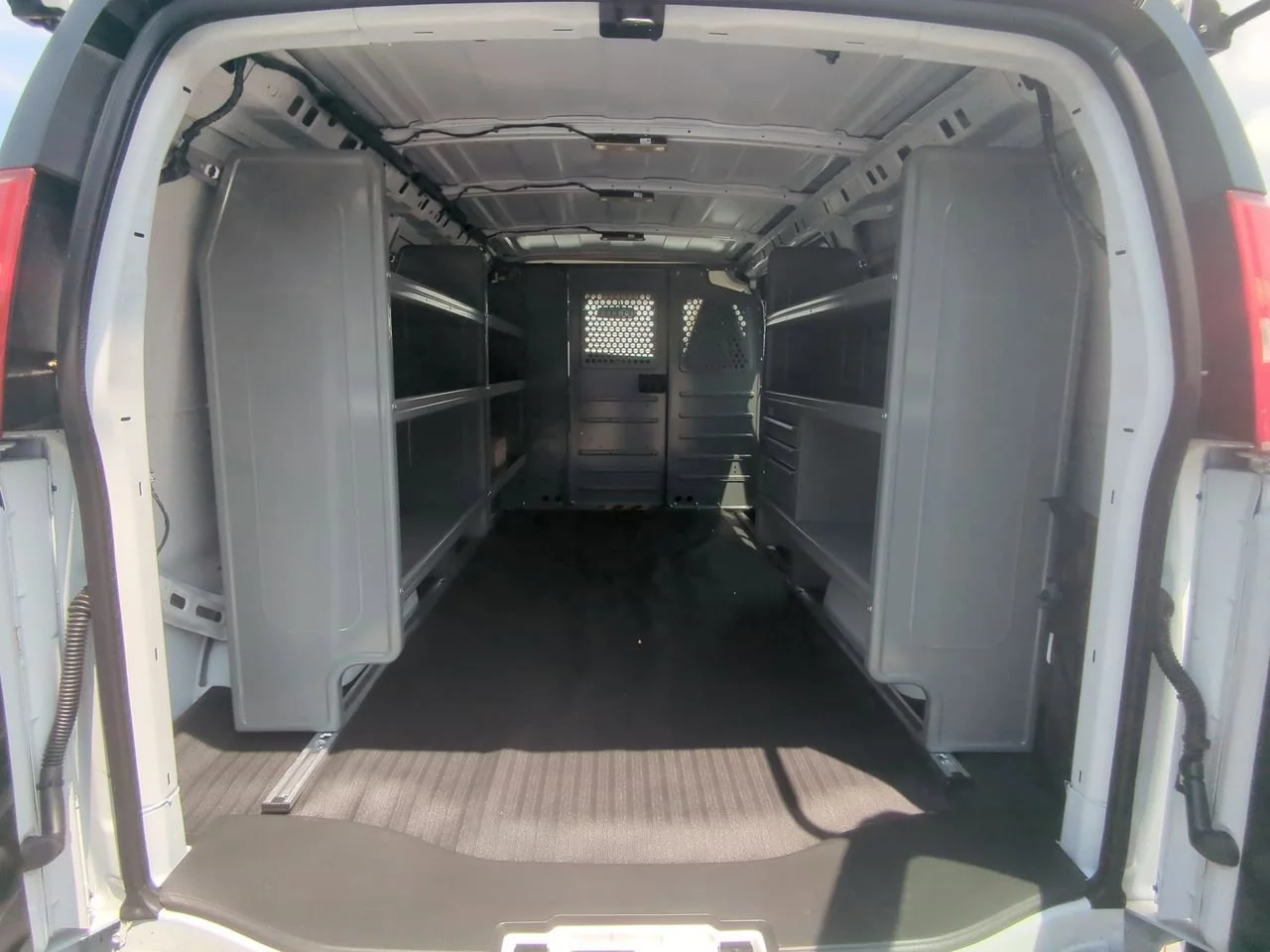 New 2025 Summit White GMC Work Van image 22