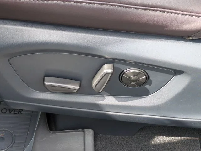 Used 2025 Gray Ford Platinum image 12