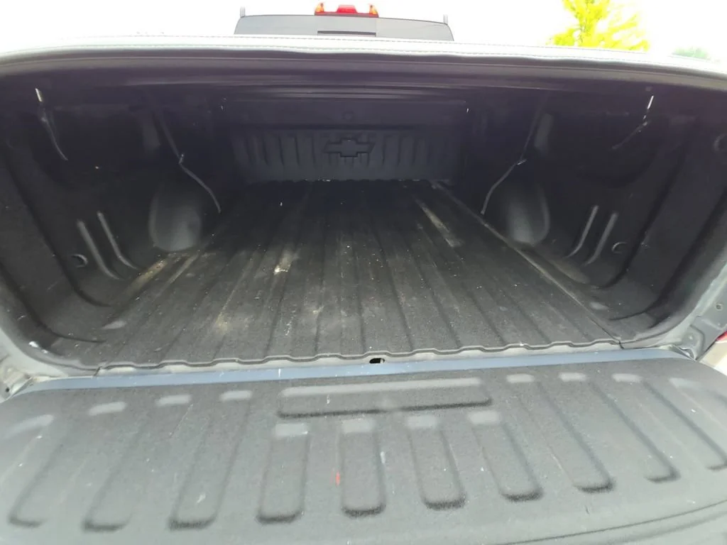 Used 2017 PEPPERDUST METALLIC Chevrolet LTZ image 23