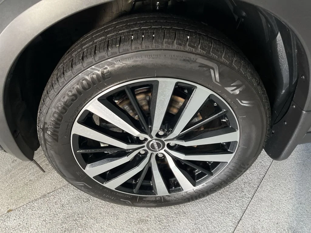 Used 2024 Gray Nissan Platinum image 14